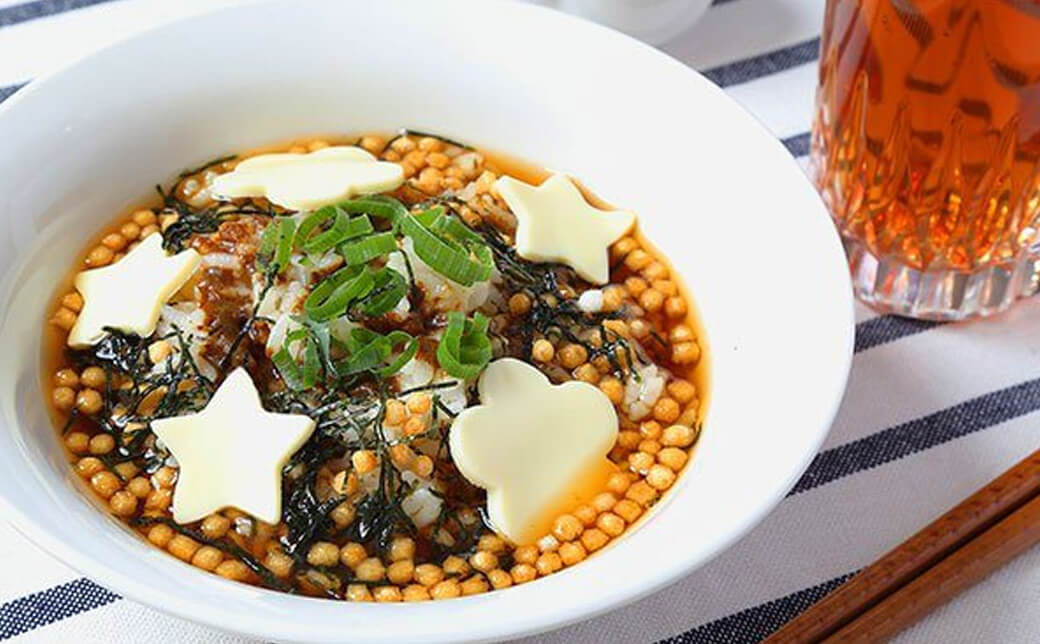 スパイシーな変わり種！「カレーおじや風茶漬け」